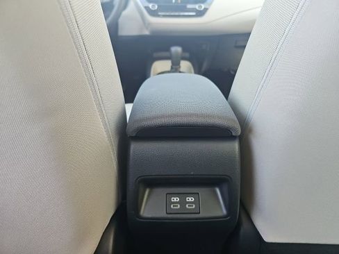 Used 2025 Toyota Corolla LE image 11