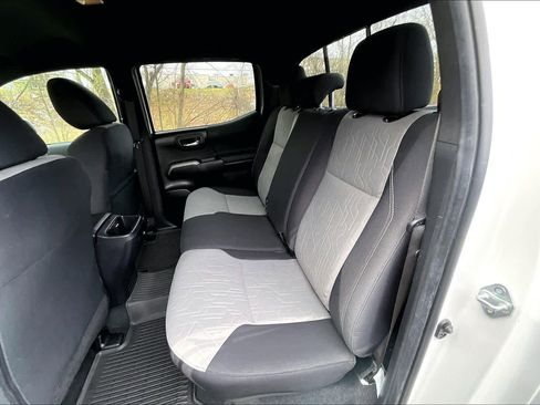 Used 2023 Toyota Tacoma TRD Off-Road AWD/4WD image 19