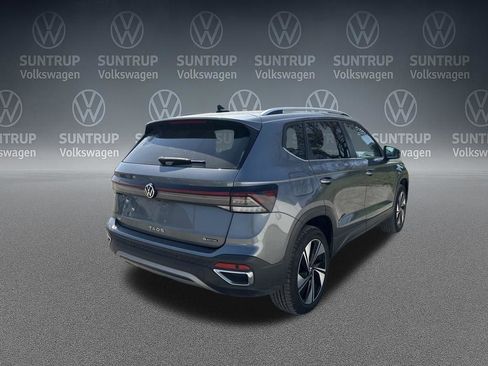 Used 2025 Volkswagen Taos SE AWD/4WD image 36