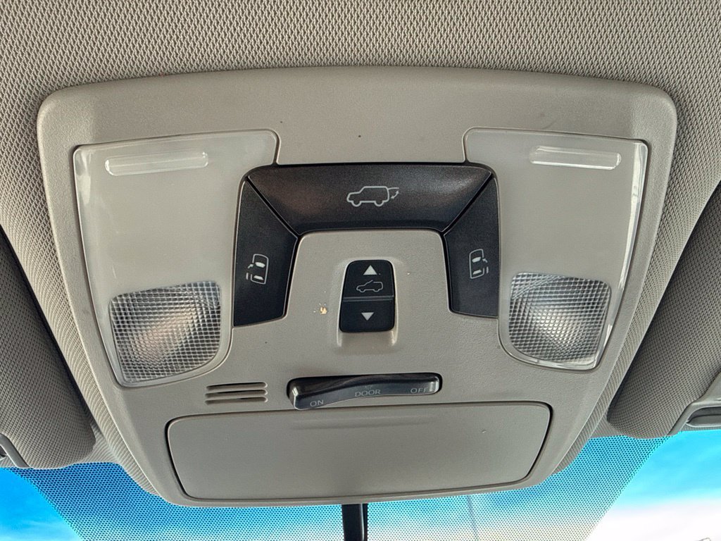 Used 2015 Toyota Sienna XLE w/ XLE Navigation Package AWD/4WD image 17