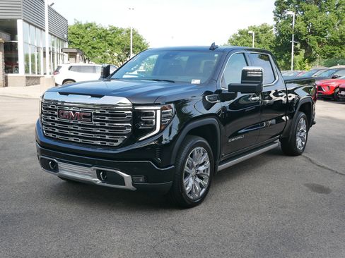 Used 2024 GMC Sierra 1500 Denali w/ Denali Reserve Package image 4
