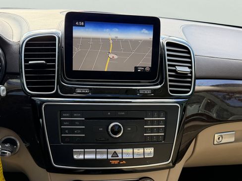 Used 2018 Mercedes-Benz GLS 450 GLS 450 w/ Premium Package image 34