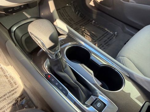 Used 2022 Chevrolet Malibu LT image 28