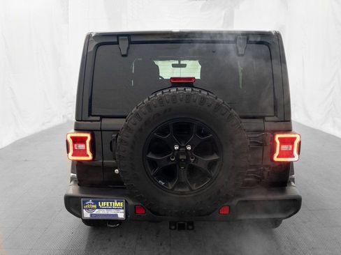 Used 2018 Jeep Wrangler Unlimited Sahara w/ Quick Order Package 24M Moab image 6