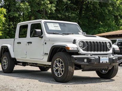 New 2025 Jeep Gladiator Sport