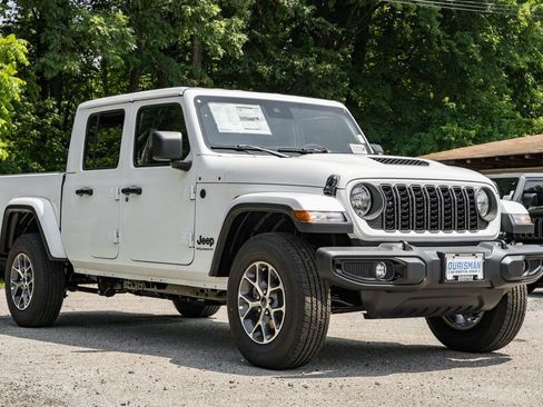 New 2025 Jeep Gladiator Sport image 1