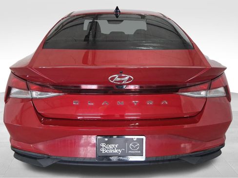 Used 2023 Hyundai Elantra SEL w/ Convenience Package FWD image 6
