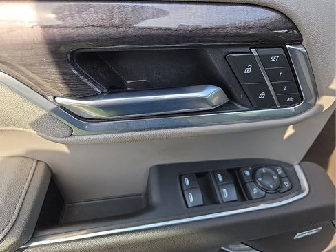 Used 2025 Chevrolet Silverado 1500 LTZ image 13