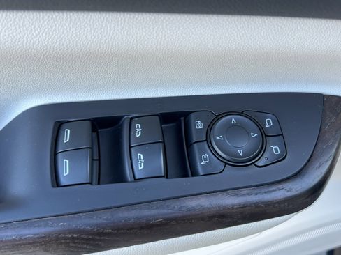 Used 2021 GMC Acadia Denali w/ Denali Technology Package image 15