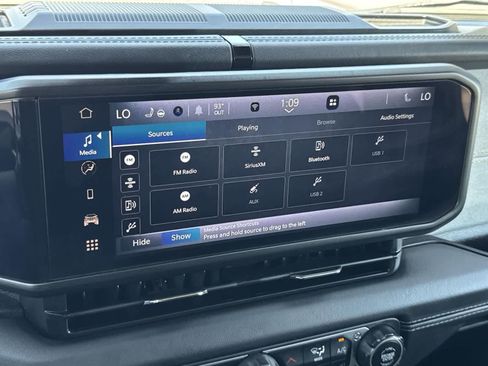 Used 2024 Jeep Wrangler Sahara image 15