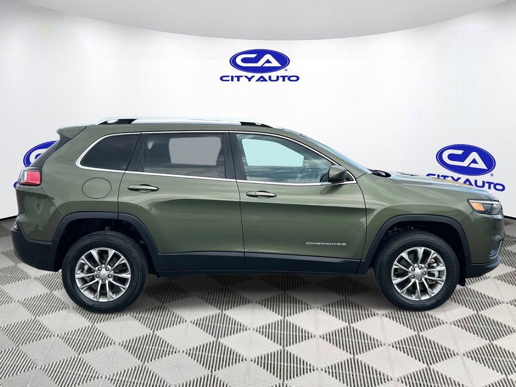Used 2021 Jeep Cherokee Latitude Lux w/ Comfort/Convenience Group AWD/4WD image 2