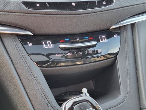 Used 2020 Cadillac XT5 Premium Luxury w/ LPO, Floor Liner Package AWD/4WD image 22
