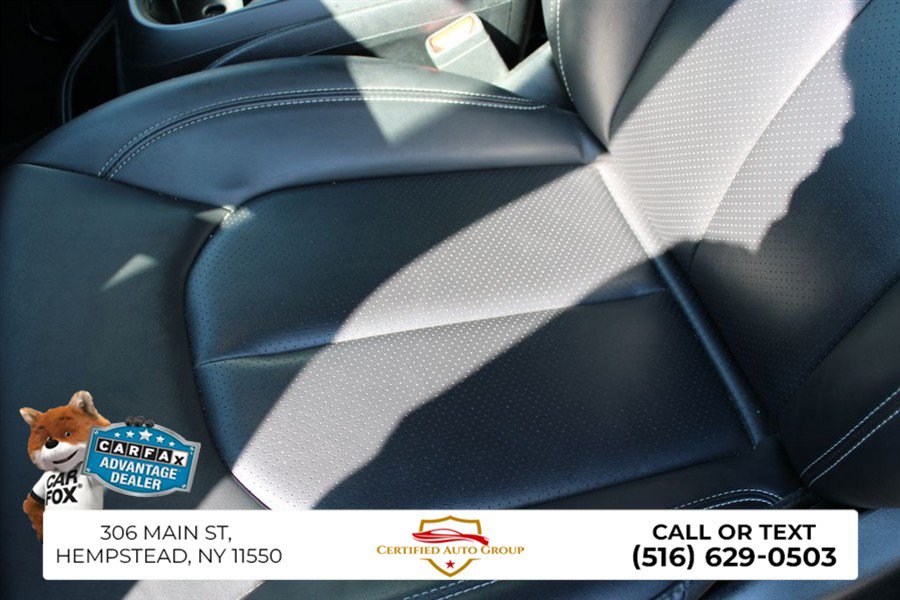 Used 2025 Chrysler Pacifica Select FWD image 10
