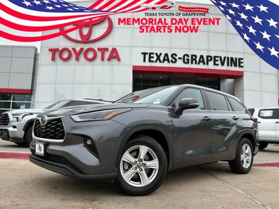 Used 2025 Toyota Highlander LE