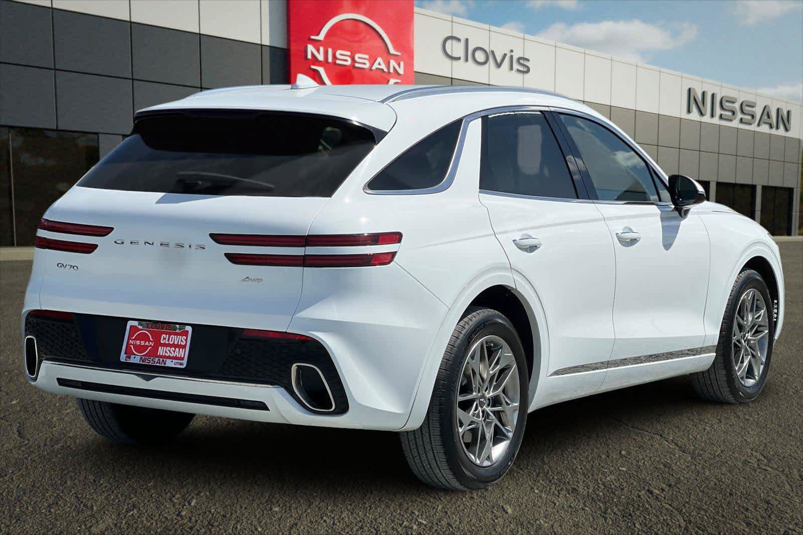 Used 2025 Genesis GV70 2.5T AWD/4WD image 2