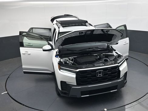 New 2026 Honda Pilot Touring image 37