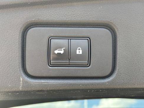 Used 2022 Nissan Pathfinder Platinum w/ Cargo Package AWD/4WD image 24