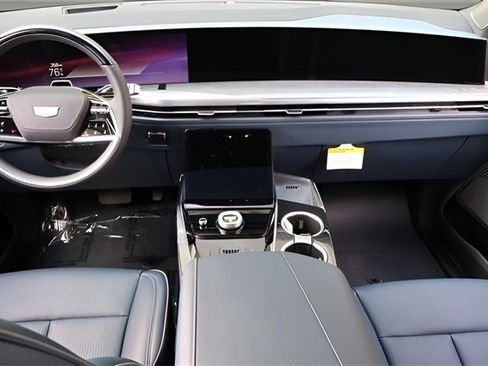 New 2025 Cadillac Escalade IQ Sport 2 w/ LPO, ONYX Package image 18