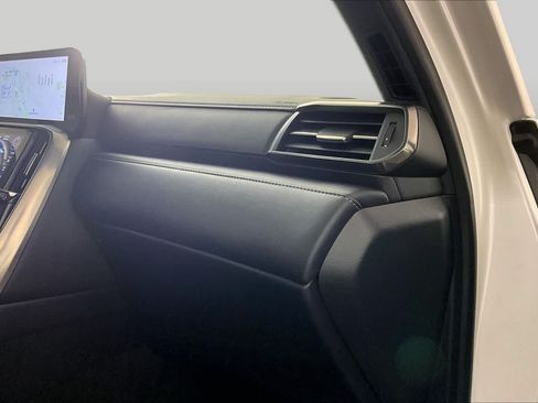 Used 2025 Lexus LX 600 4WD w/ Accessory Package (2T) image 17