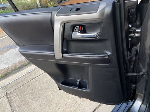 Used 2016 Toyota 4Runner SR5 Premium RWD image 52