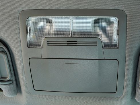 Used 2013 Toyota Camry SE FWD image 28