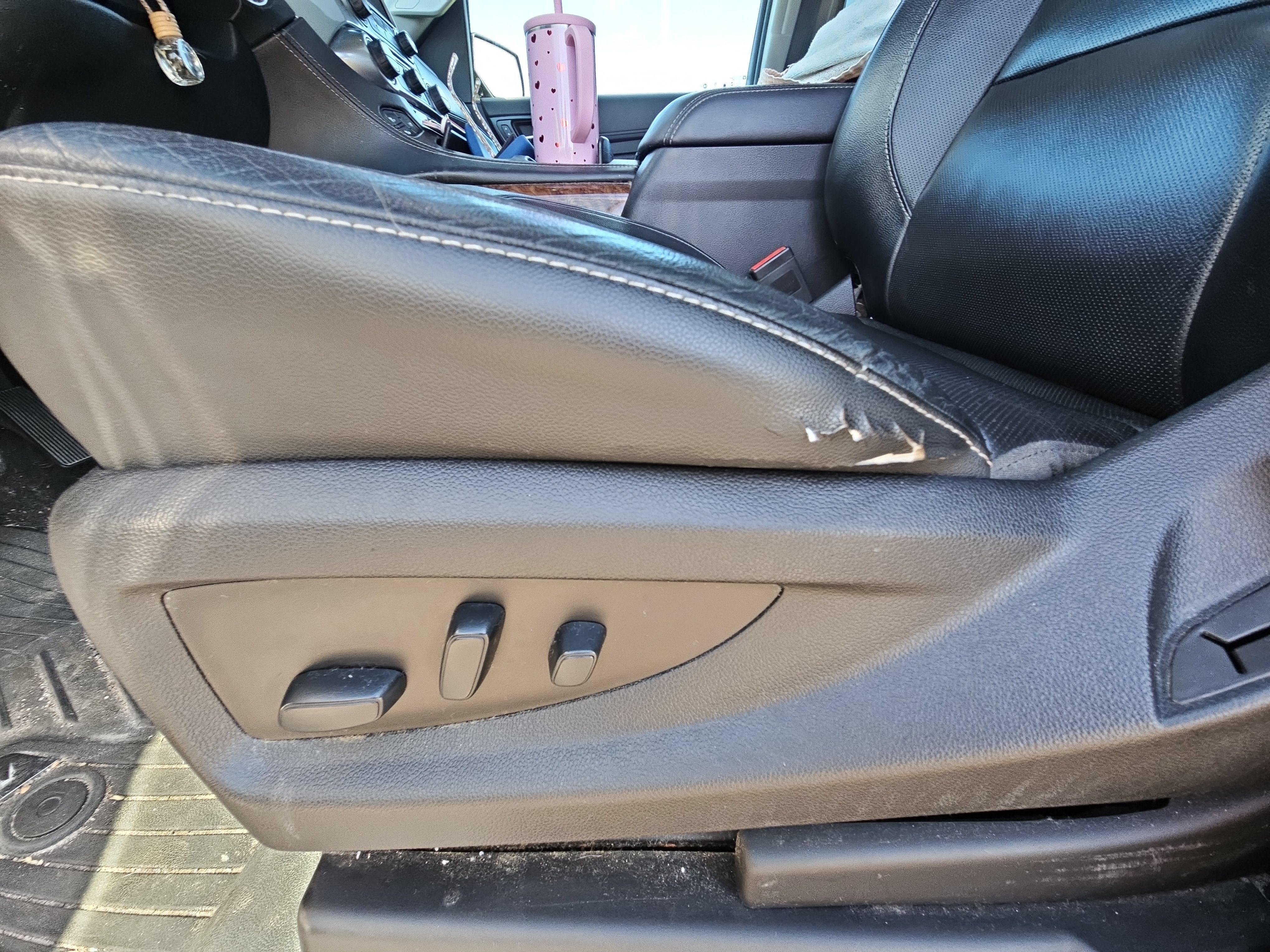 Used 2019 Chevrolet Suburban Premier AWD/4WD image 17