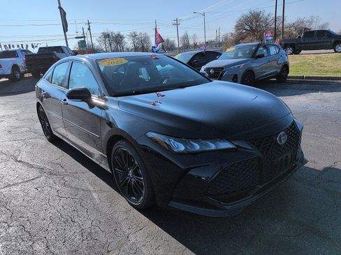 Used 2022 Toyota Avalon XSE image 1