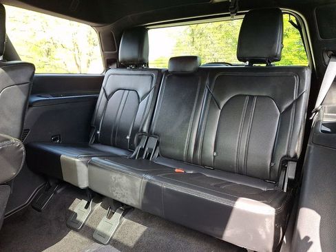Used 2018 Ford Expedition Limited w/ Equipment Group 301A AWD/4WD image 12