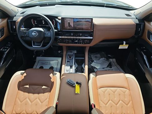 New 2026 Nissan Pathfinder Platinum FWD image 13