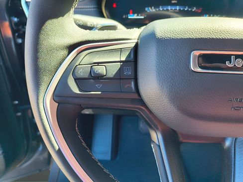 New 2025 Jeep Grand Cherokee Laredo X w/ Luxury Tech Group I image 18