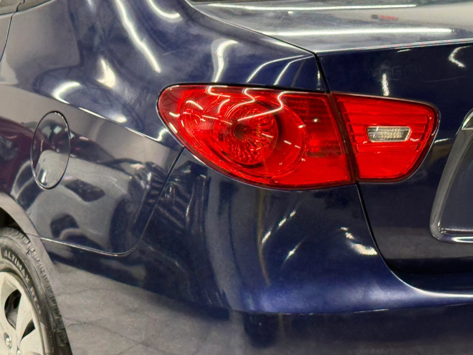 Used 2010 Hyundai Elantra GLS FWD image 12