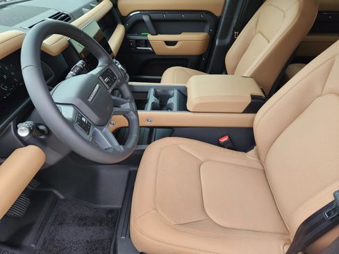New 2026 Land Rover Defender 130 X-Dynamic SE image 13