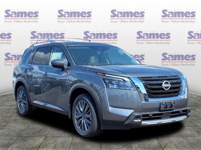 New 2025 Nissan Pathfinder SL w/ SL Premium Package