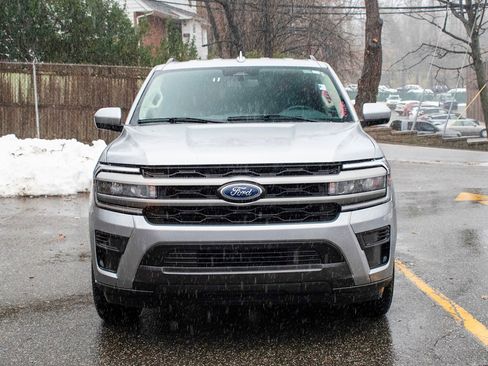Used 2024 Ford Expedition XLT image 13