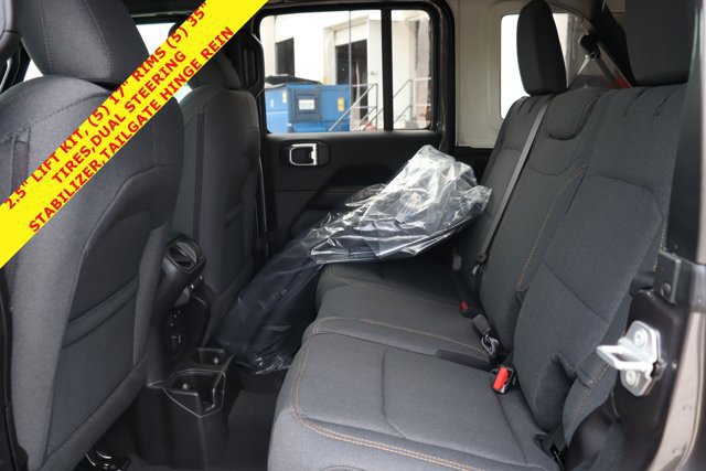 New 2026 Jeep Wrangler Unlimited Sahara w/ Safety Group AWD/4WD image 20