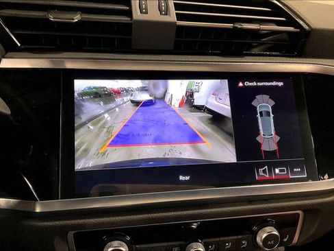 Certified 2025 Audi Q3 2.0T Premium image 21