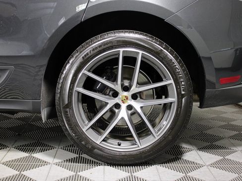 Used 2024 Porsche Macan image 40