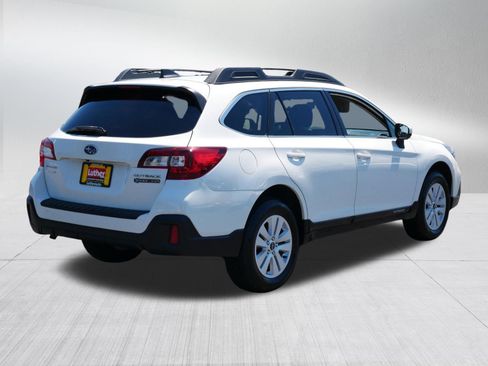 Used 2019 Subaru Outback 2.5i Premium AWD/4WD image 7