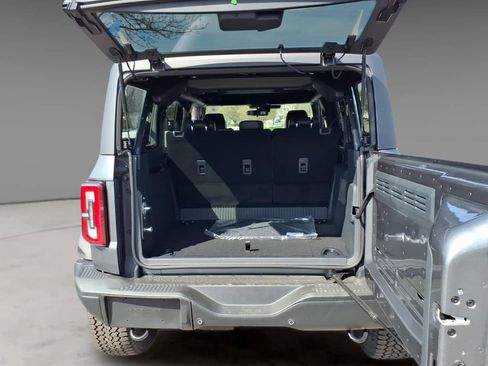 New 2026 Ford Bronco Badlands image 8