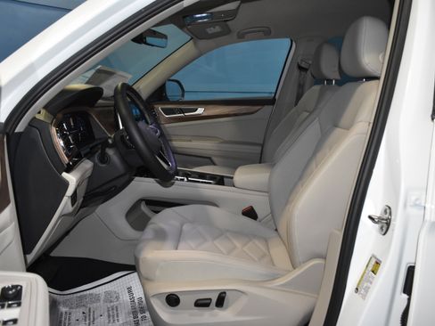 New 2026 Volkswagen Atlas SE image 5