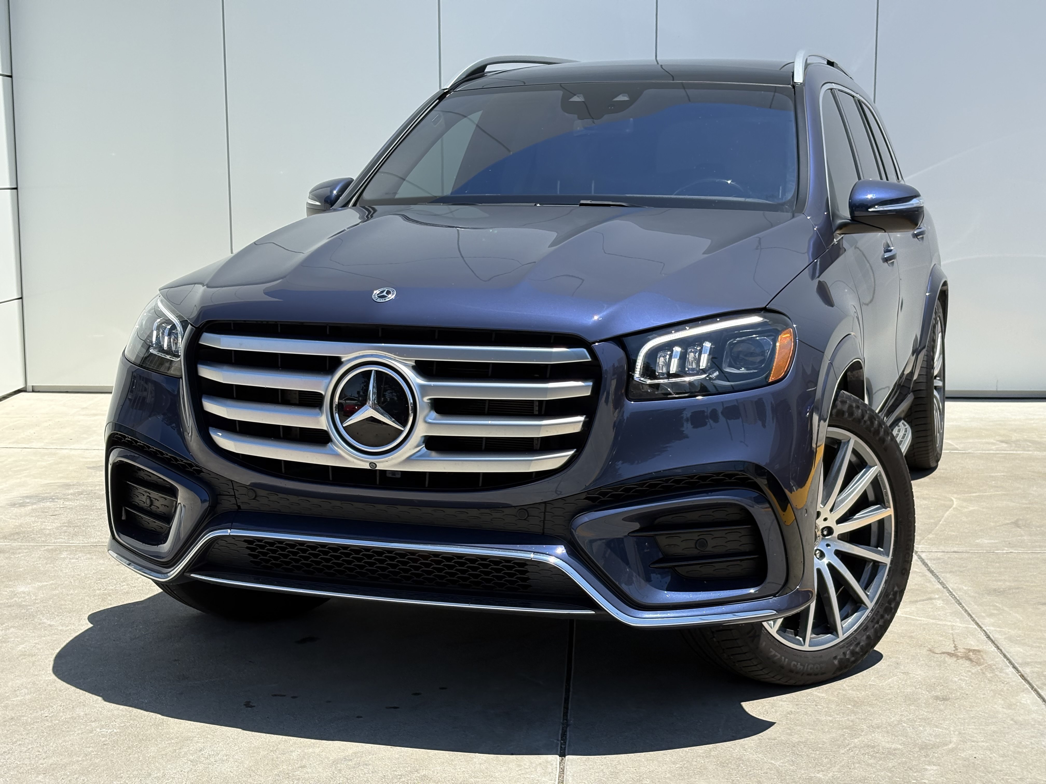 Used 2024 Mercedes-Benz GLS 580 4MATIC image 1