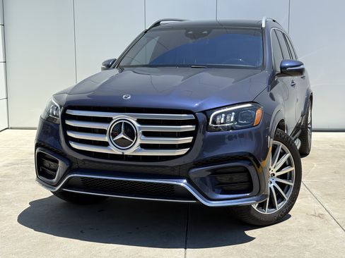 Used 2024 Mercedes-Benz GLS 580 4MATIC image 1