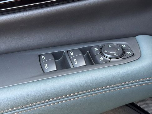 New 2026 GMC Yukon XL AT4 AWD/4WD image 11