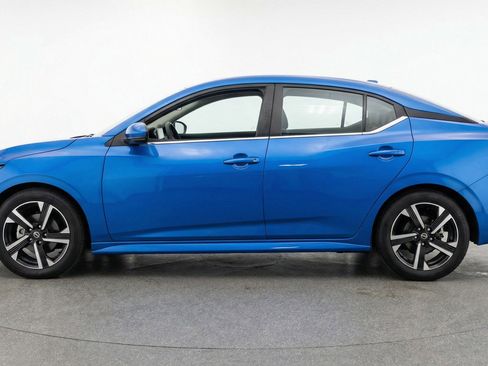 Used 2025 Nissan Sentra SV image 5