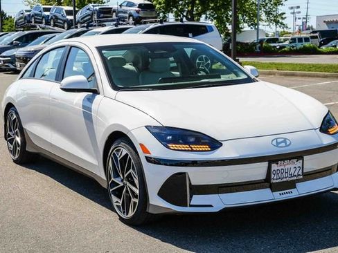 Used 2025 Hyundai Ioniq 6 SEL image 6