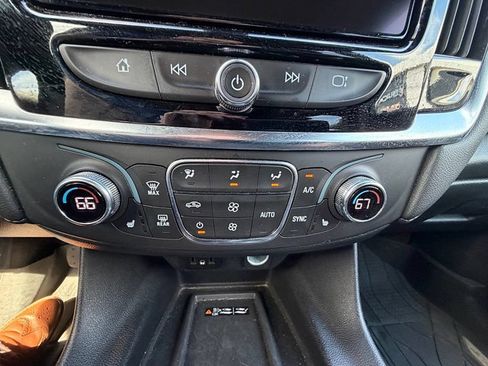 Used 2023 Chevrolet Traverse LT w/ LPO, Floor Liner Package AWD/4WD image 43