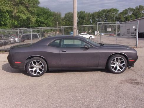 Used 2015 Dodge Challenger R/T Plus RWD image 8