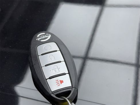 Used 2023 Nissan Frontier SV w/ SV Convenience Package image 61