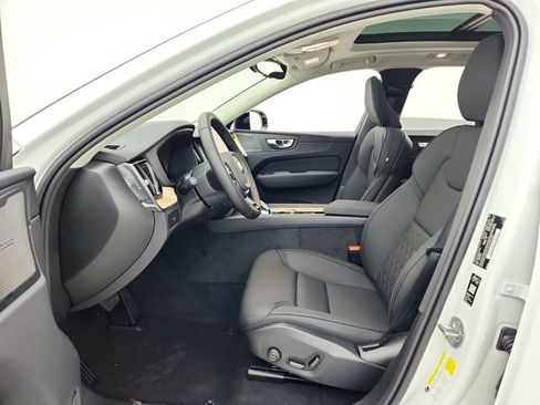 New 2026 Volvo XC60 B5 Plus w/ Climate Package image 17