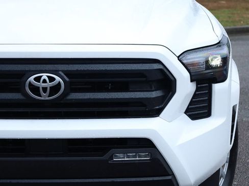 Used 2025 Toyota Tacoma SR5 image 14